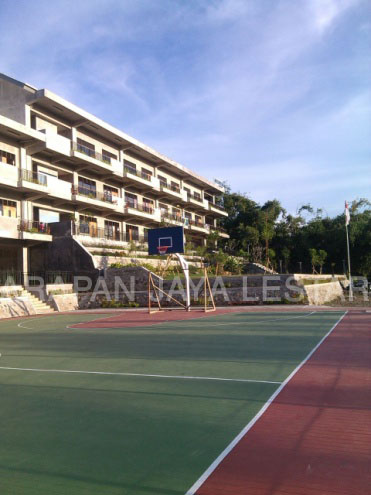 Bangunan Gedung & Lapangan Footsaal / Basket SLH Tomohon